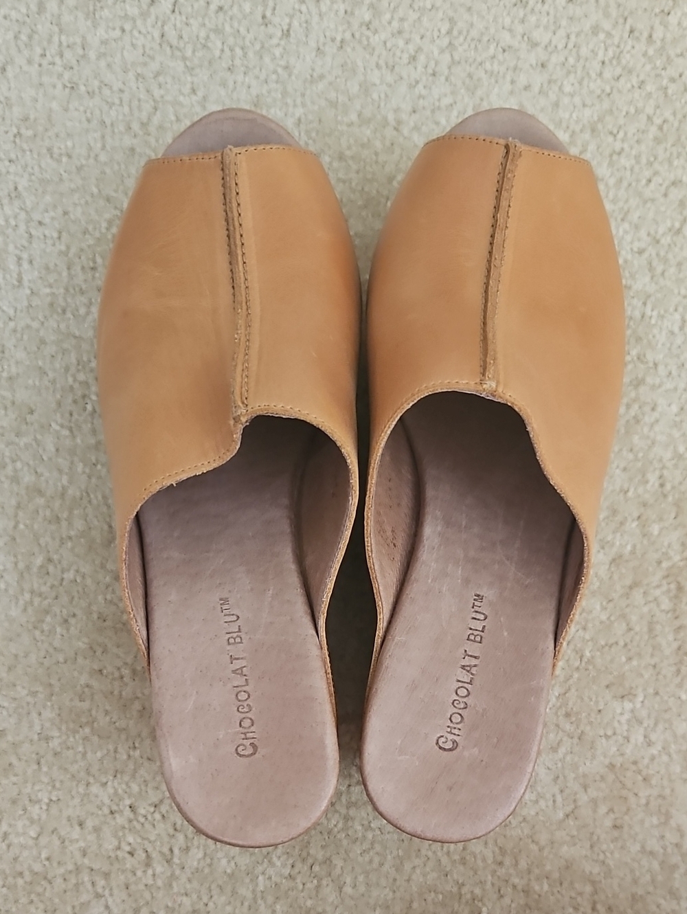 Chocolat Blu Tan Leather Open-Toe Slip-On Mules